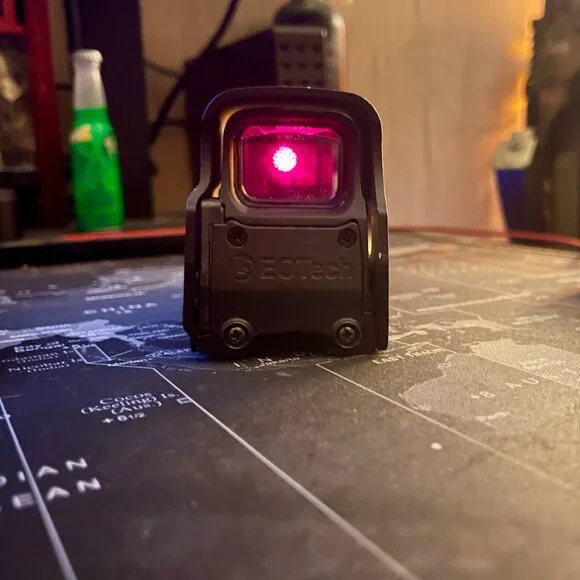 EOTech 557.AR223 Holographic Sight – Excellent Condition – Box & Manual Included - Picture 5 of 8